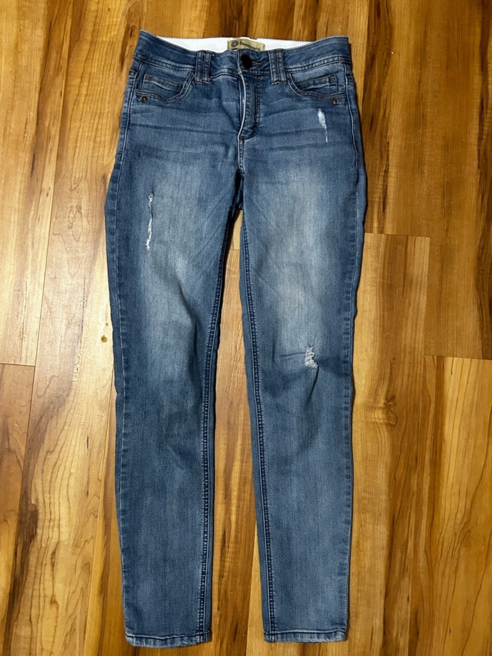 Democracy size 2 skinny mid rise Jeans